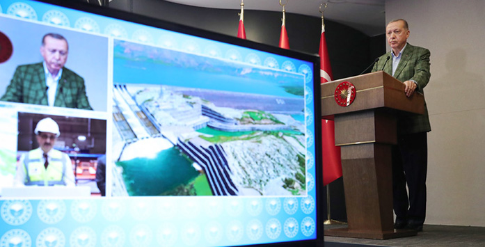 Cumhurbaşkanı Recep Tayyip Erdoğan Ilısu Barajı Devreye Alma Töreni Video Konferans Görseli