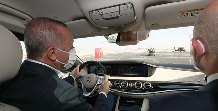 Cumhurbaşkanı Erdoğan&#39;ın Araba Sürerken Çekilmiş Fotoğrafı