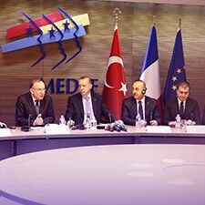 Image of President Recep Tayyip Erdogan and members of MEDEF